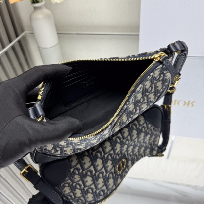 Wanderlust 迷你手袋