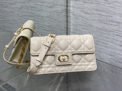 Dior Caro