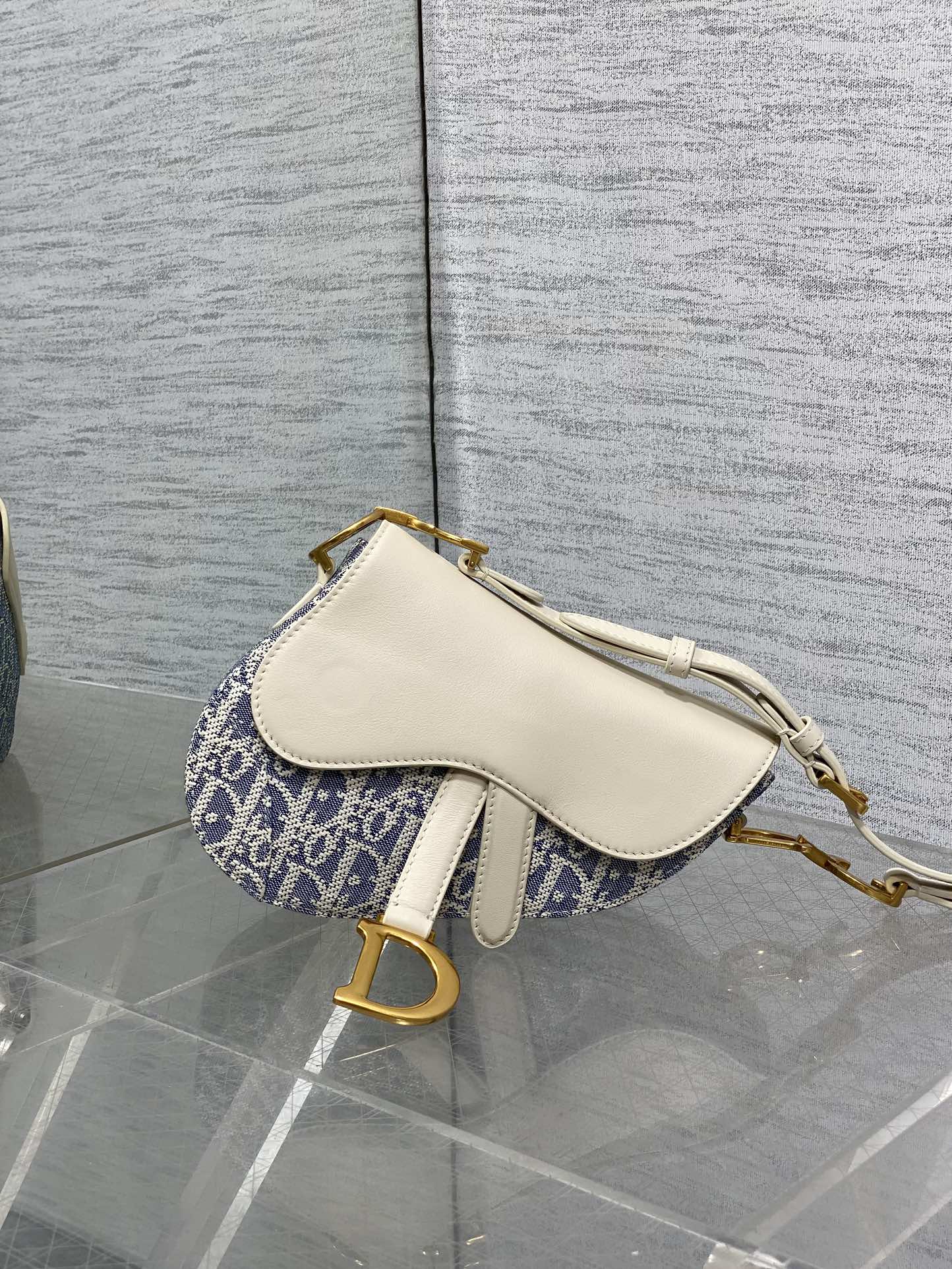 Saddle 酒椰草系列