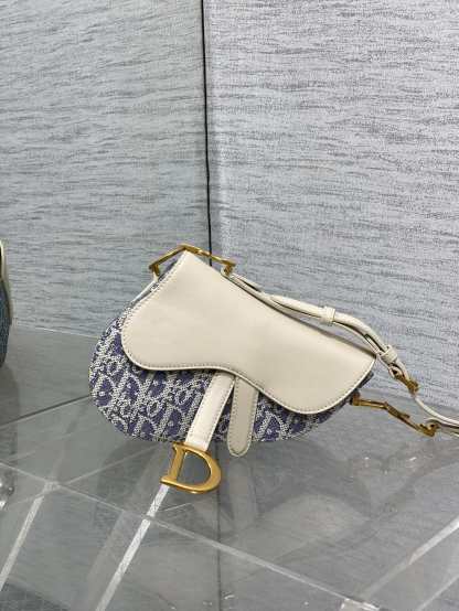 Saddle 酒椰草系列