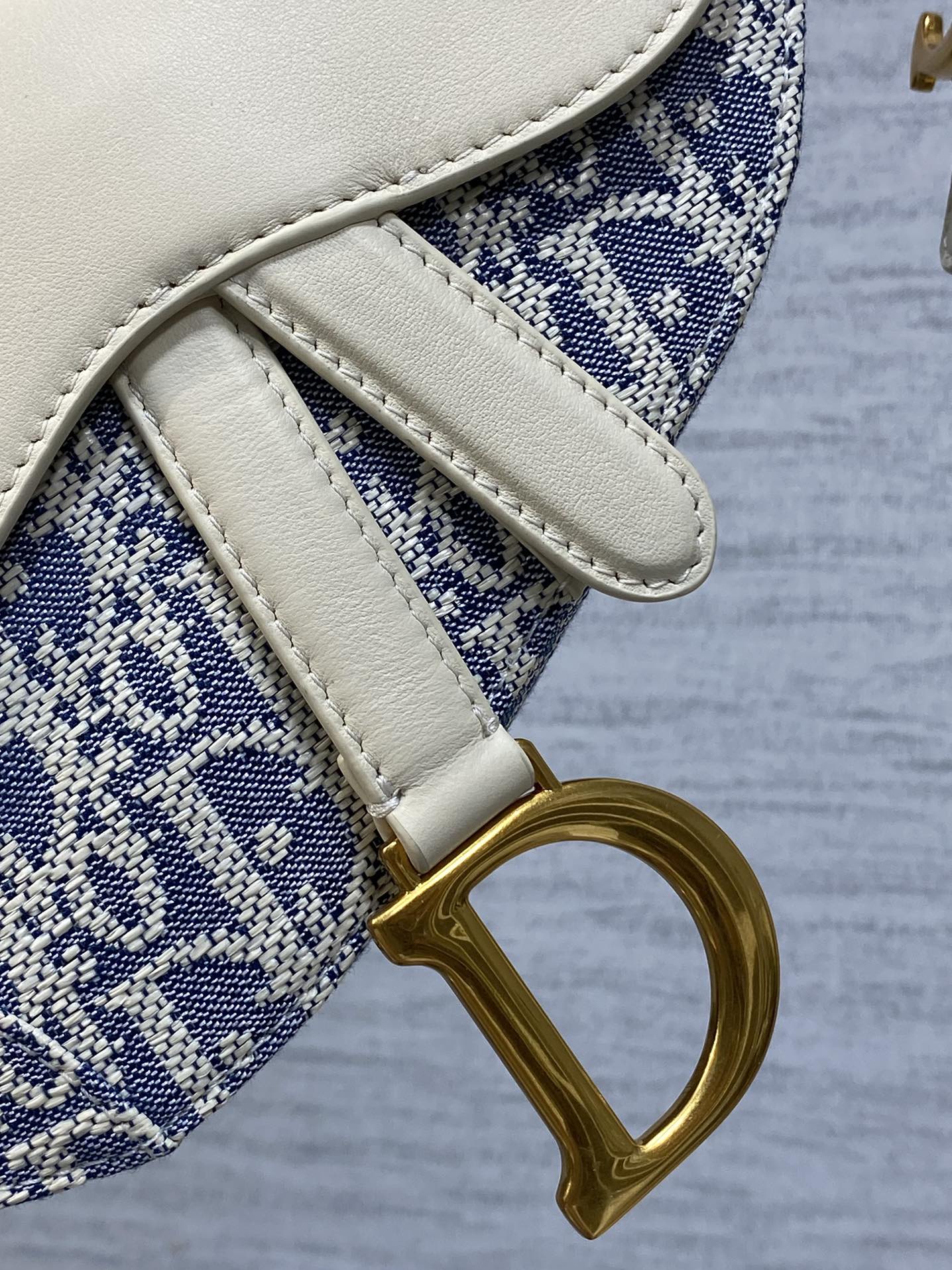 Saddle 酒椰草系列