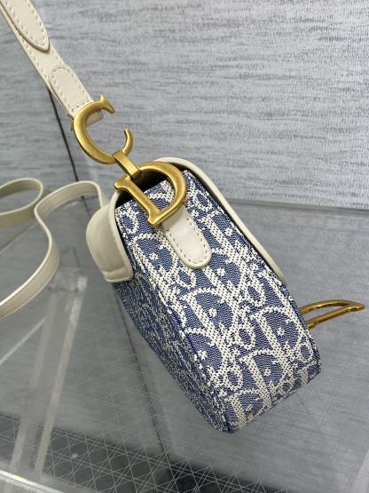 Saddle 酒椰草系列