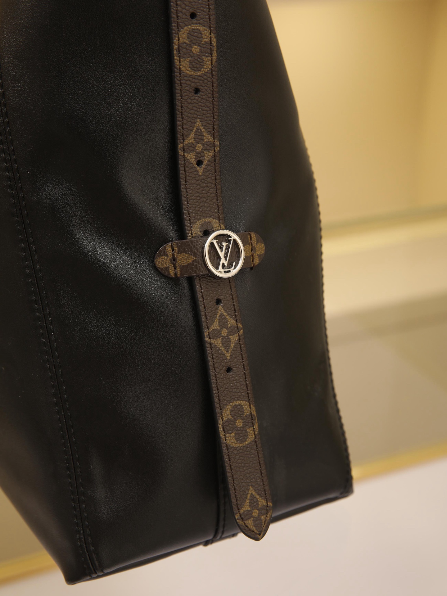 CarryAll Dark 中號手袋
