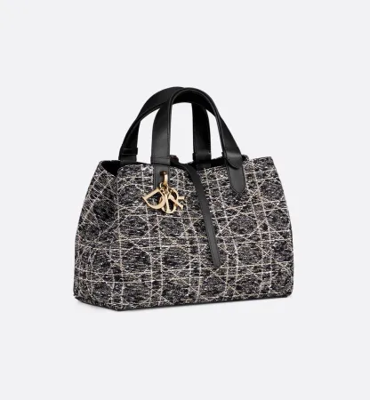 𝐃𝐢𝐨𝐫 • 𝐓𝐨𝐮𝐣𝐨𝐮𝐫𝐬黑色牛皮手袋