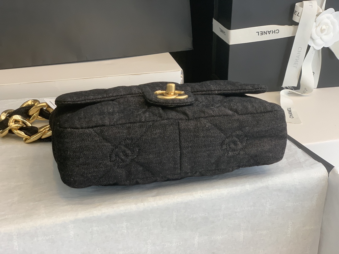  牛仔壓花CF腋下包 