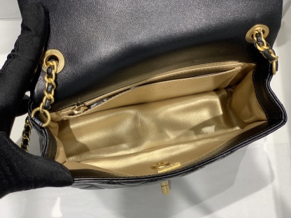 Chane 22s 編織金球𝐂𝐅大𝐦𝐢𝐧𝐢