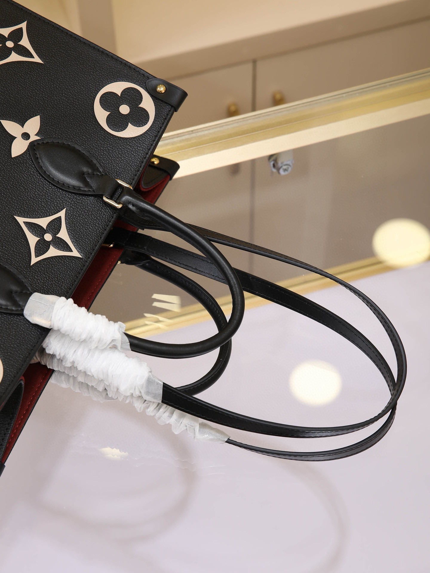 OnTheGo 中號Tote包