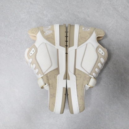 𝙇𝙑 𝘁𝗿𝗮𝗶𝗻𝗲𝗿 低幫運動鞋 