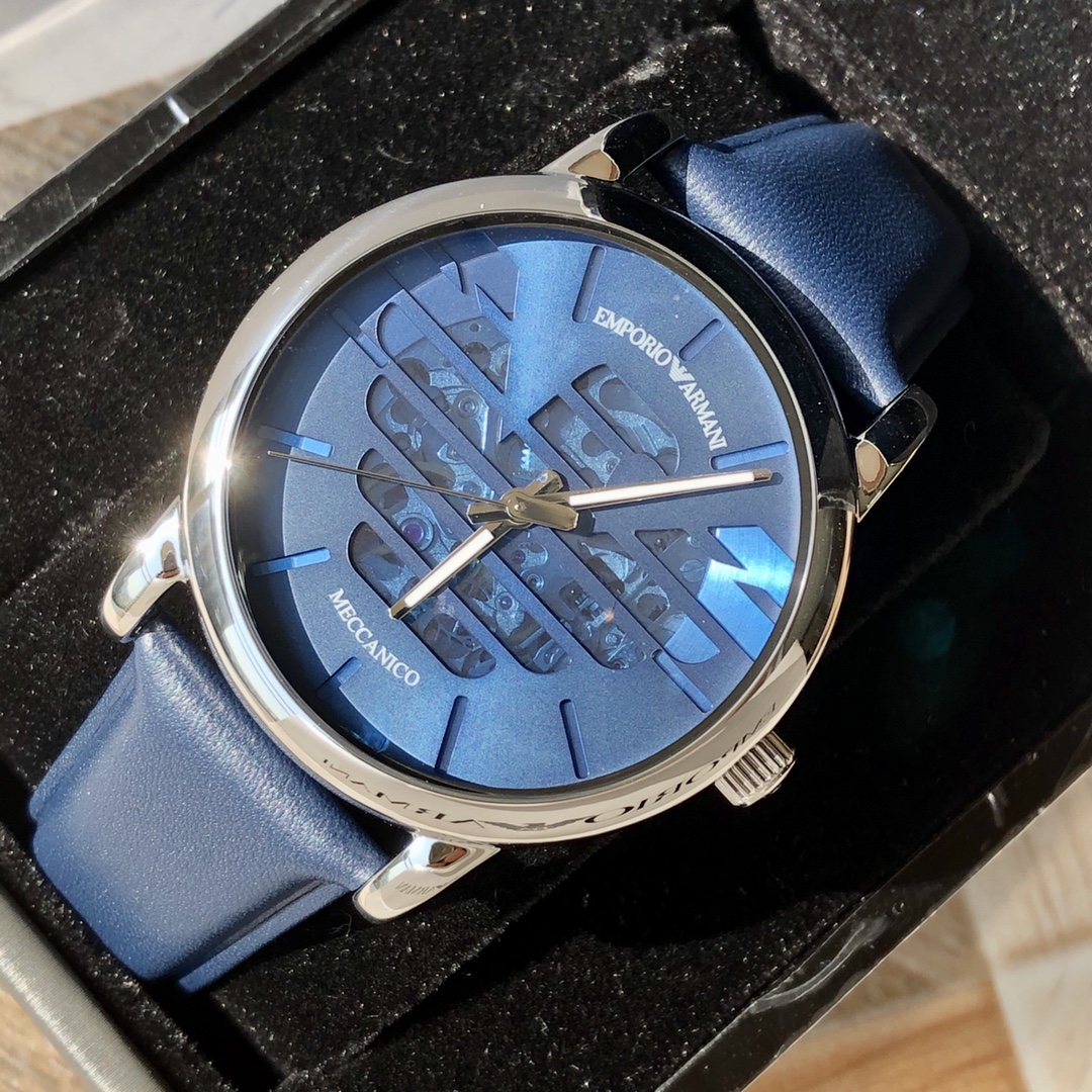 鏤空飛輪透視錶盤