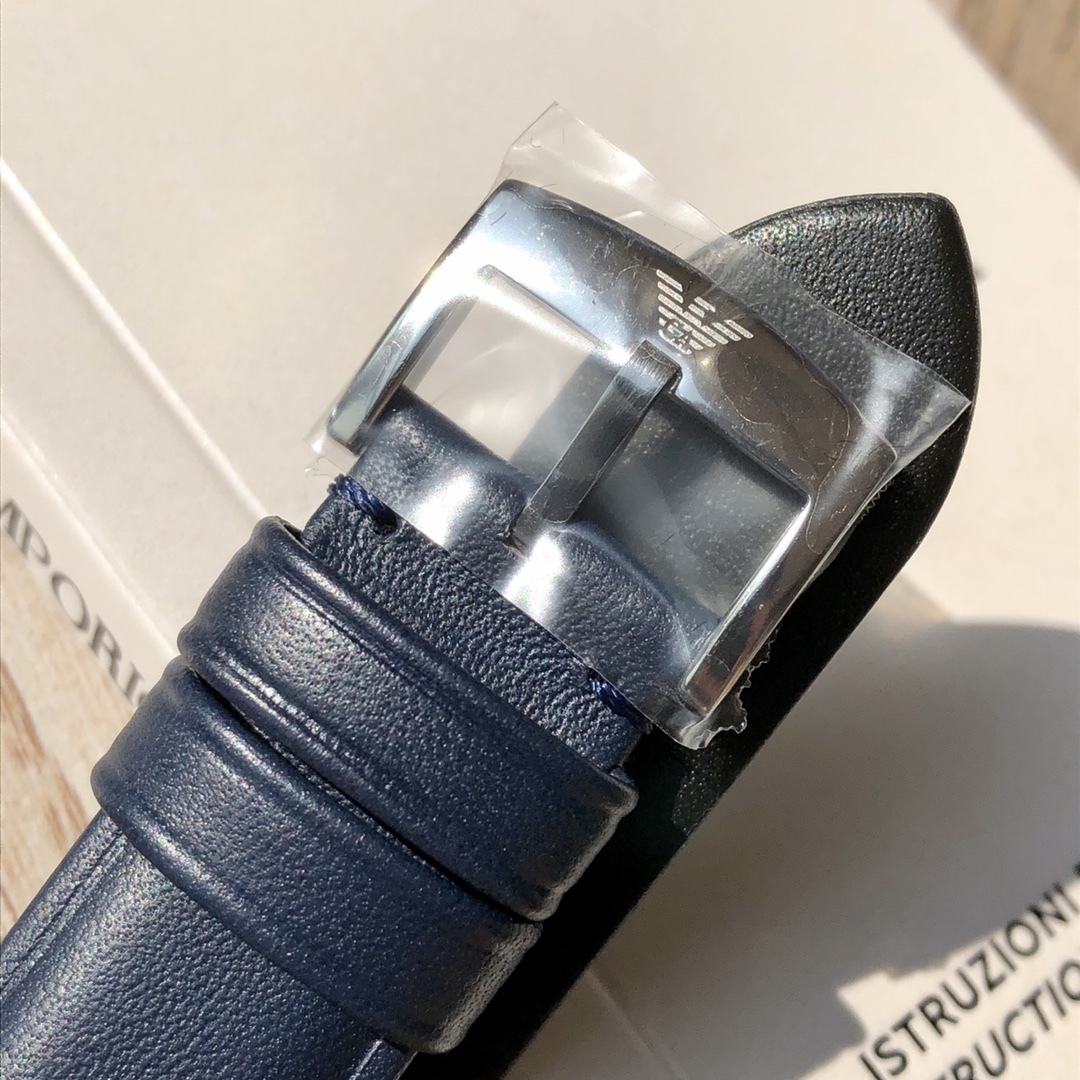 鏤空飛輪透視錶盤