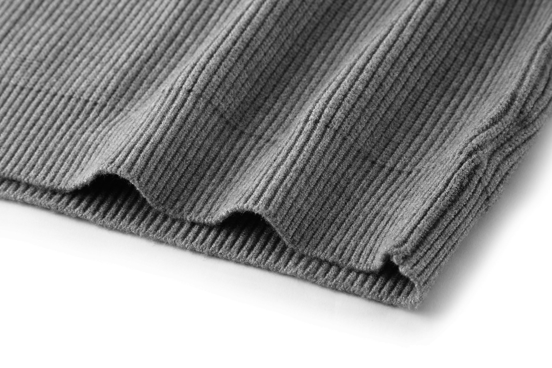 刺繡V領羊毛針織衫