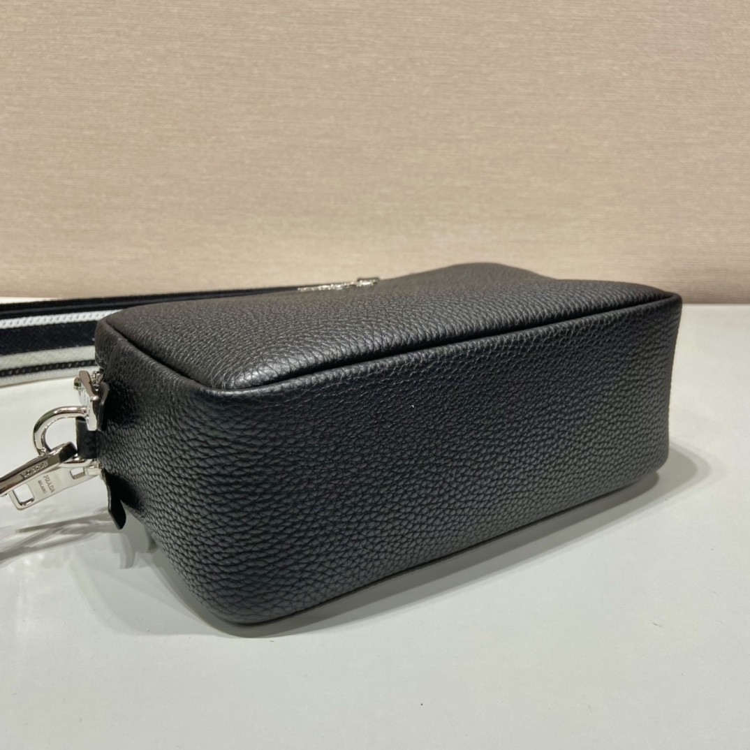 Pra Bag With Shoulder Strap Black