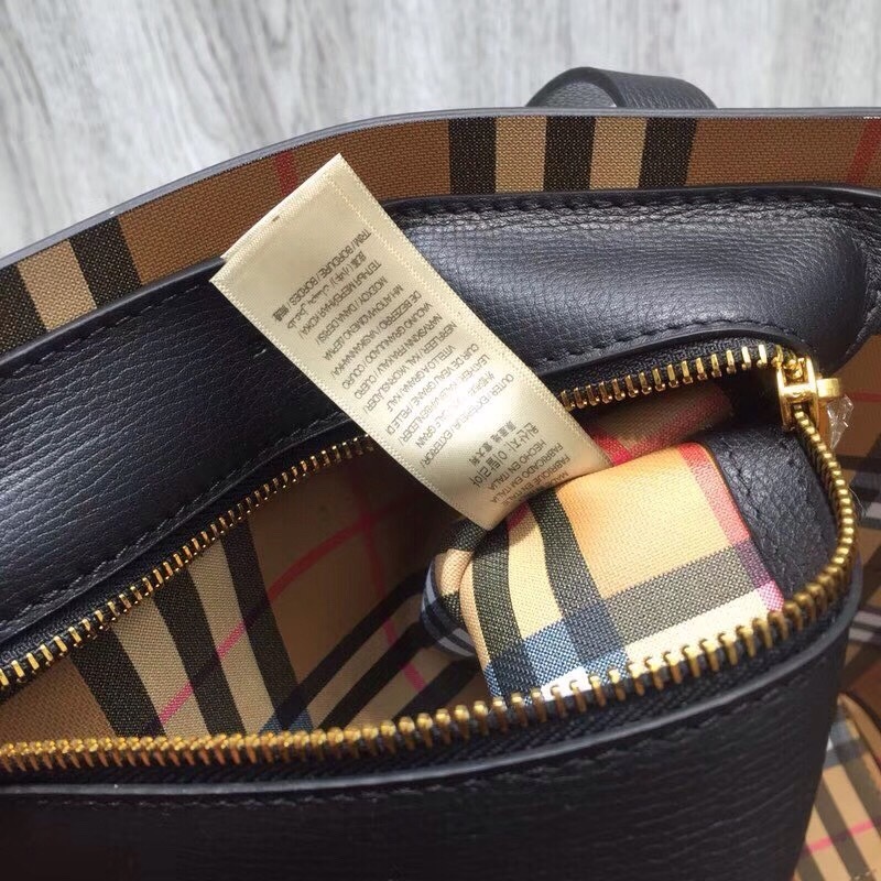 bb Small Embossed Crest Tote Black 