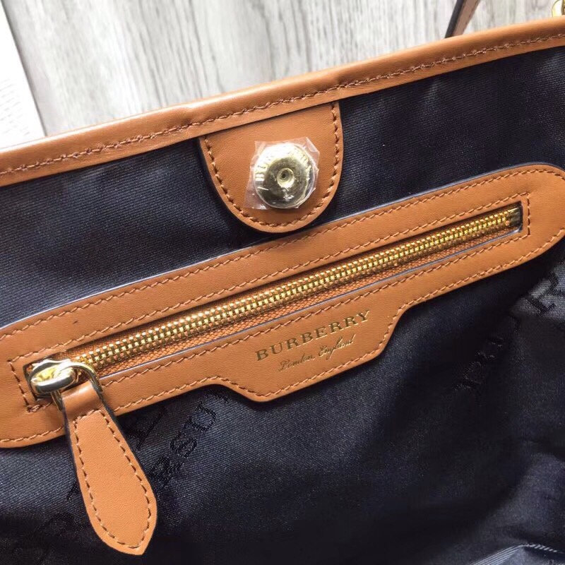 bb The Small Canter Horseferry Check Tote Brown 