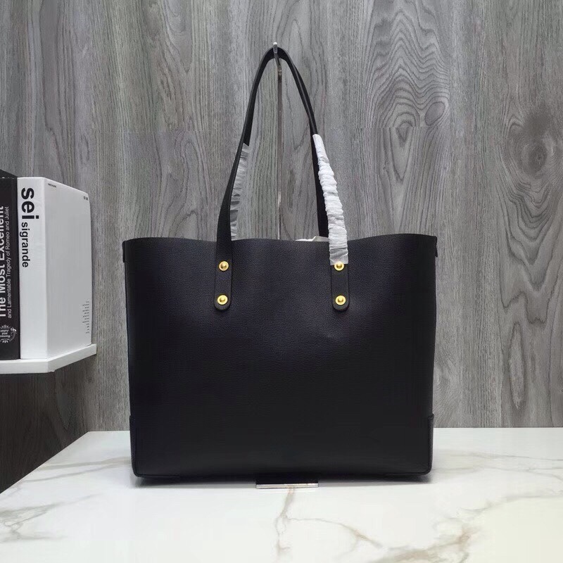 bb Small Embossed Crest Tote Black