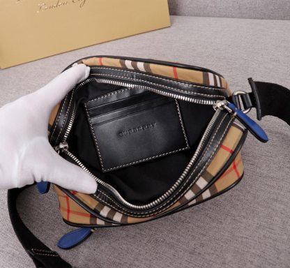 BB 40743481 Men Vintage Check and Leather Crossbody Bag Blue