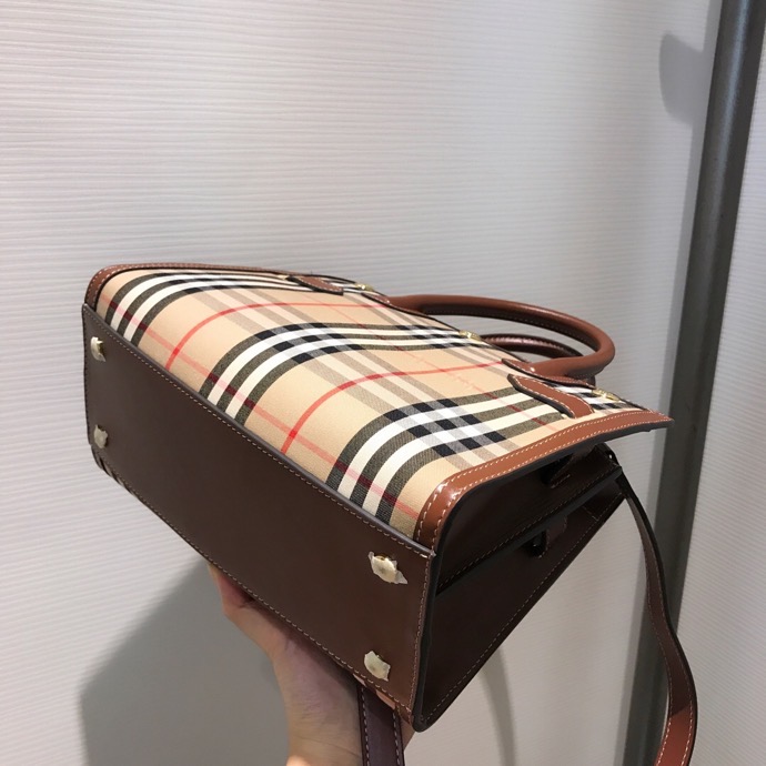 bb Mini Vintage Check Two-handle Title Bag Archive Beige 