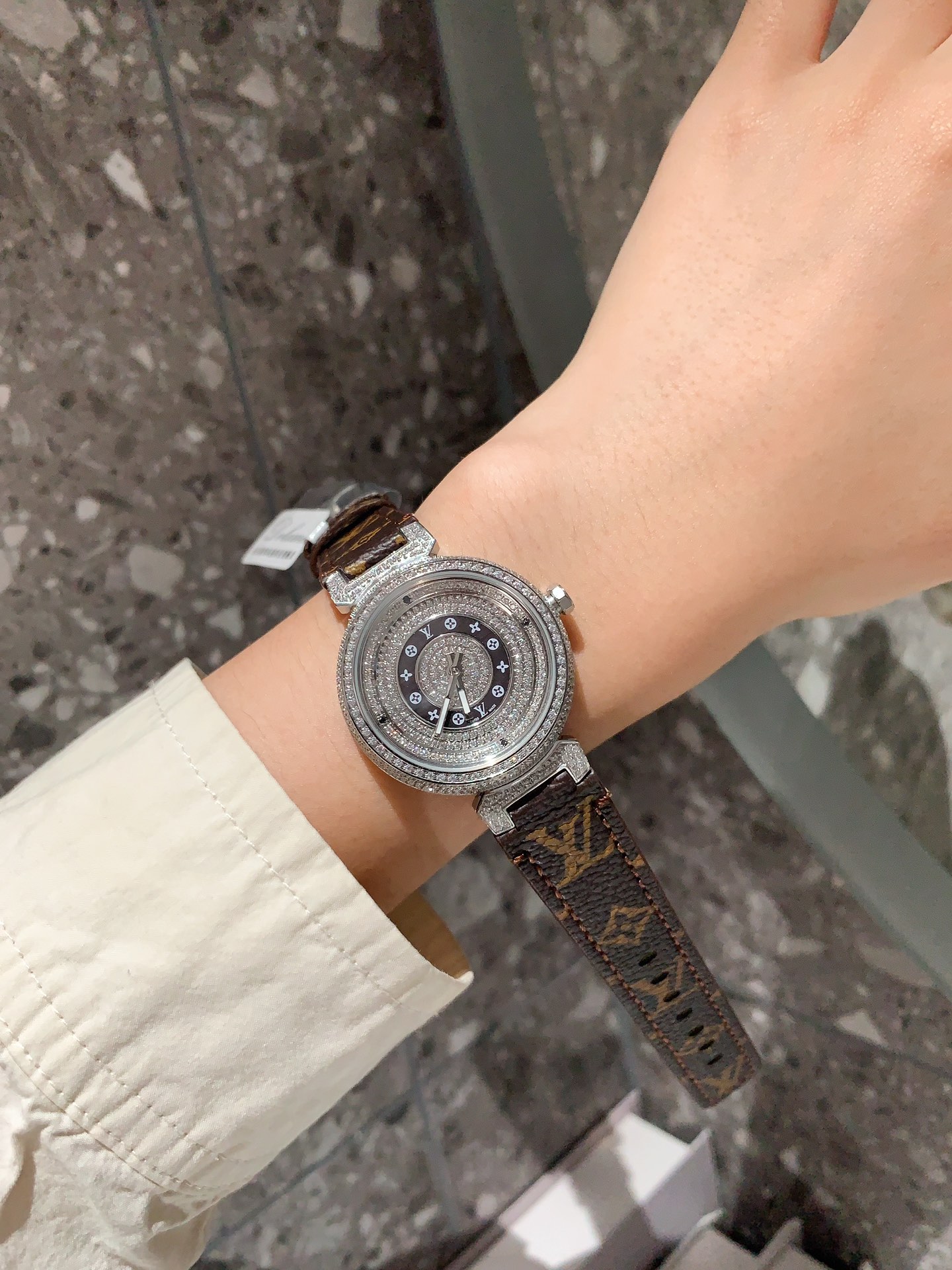 Louis Tambour slim monogran