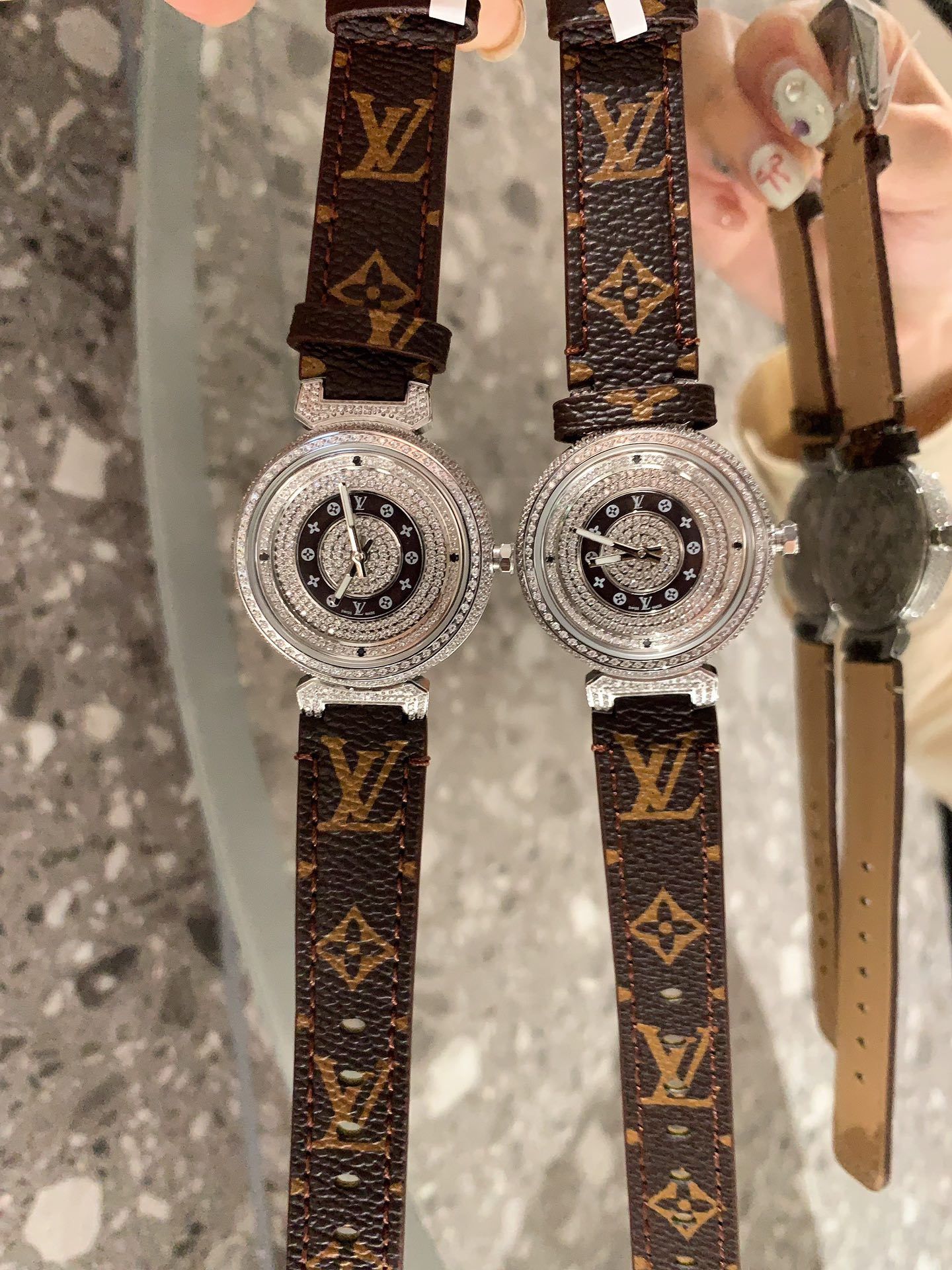 Louis Tambour slim monogran