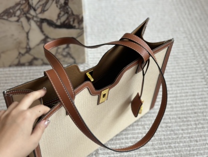 Ce new arrival 2025 tote bag