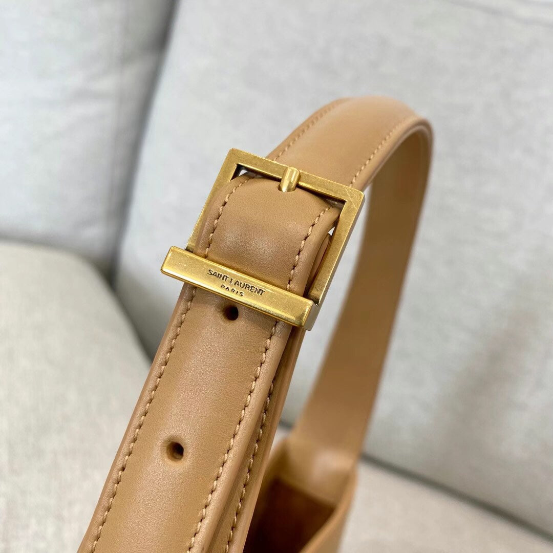 Y Le 5 A 7  Hobo Bag