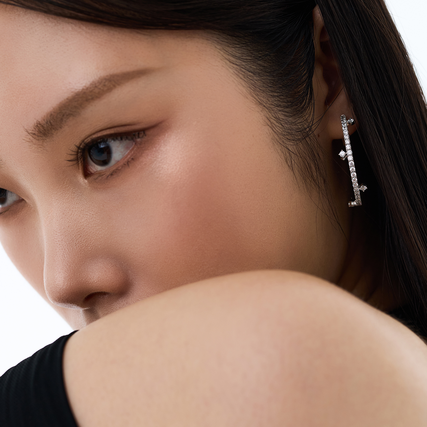 Cross Hoop Earrings 크로스 훕 귀걸이