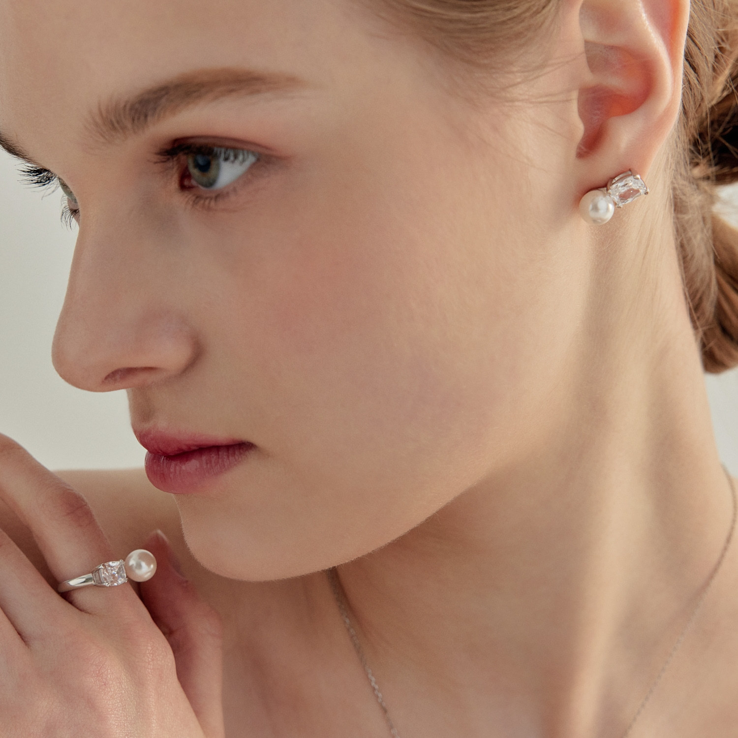 Cushion Pearl Earrings 쿠션 펄 귀걸이 