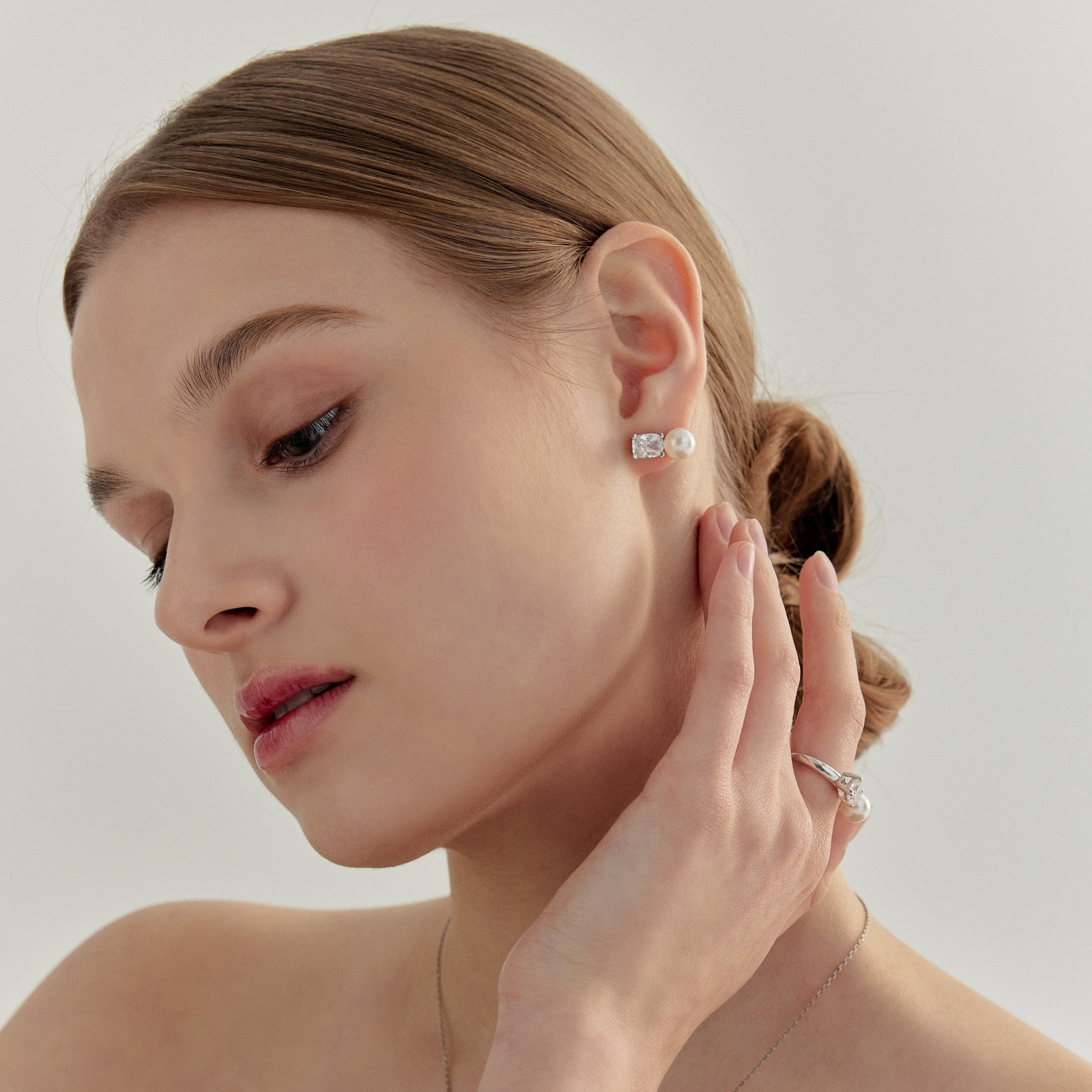 Cushion Pearl Earrings 쿠션 펄 귀걸이 