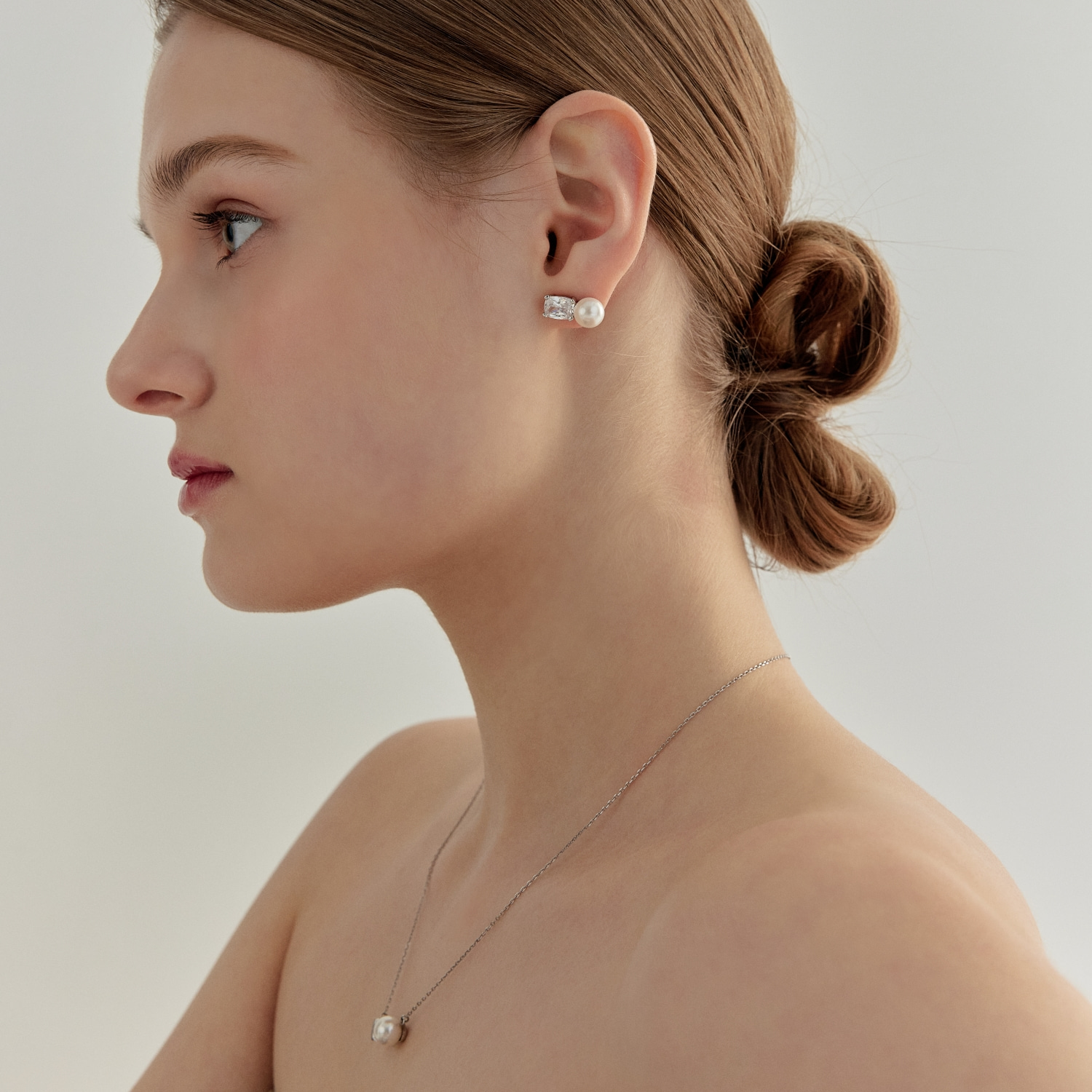 Cushion Pearl Earrings 쿠션 펄 귀걸이 