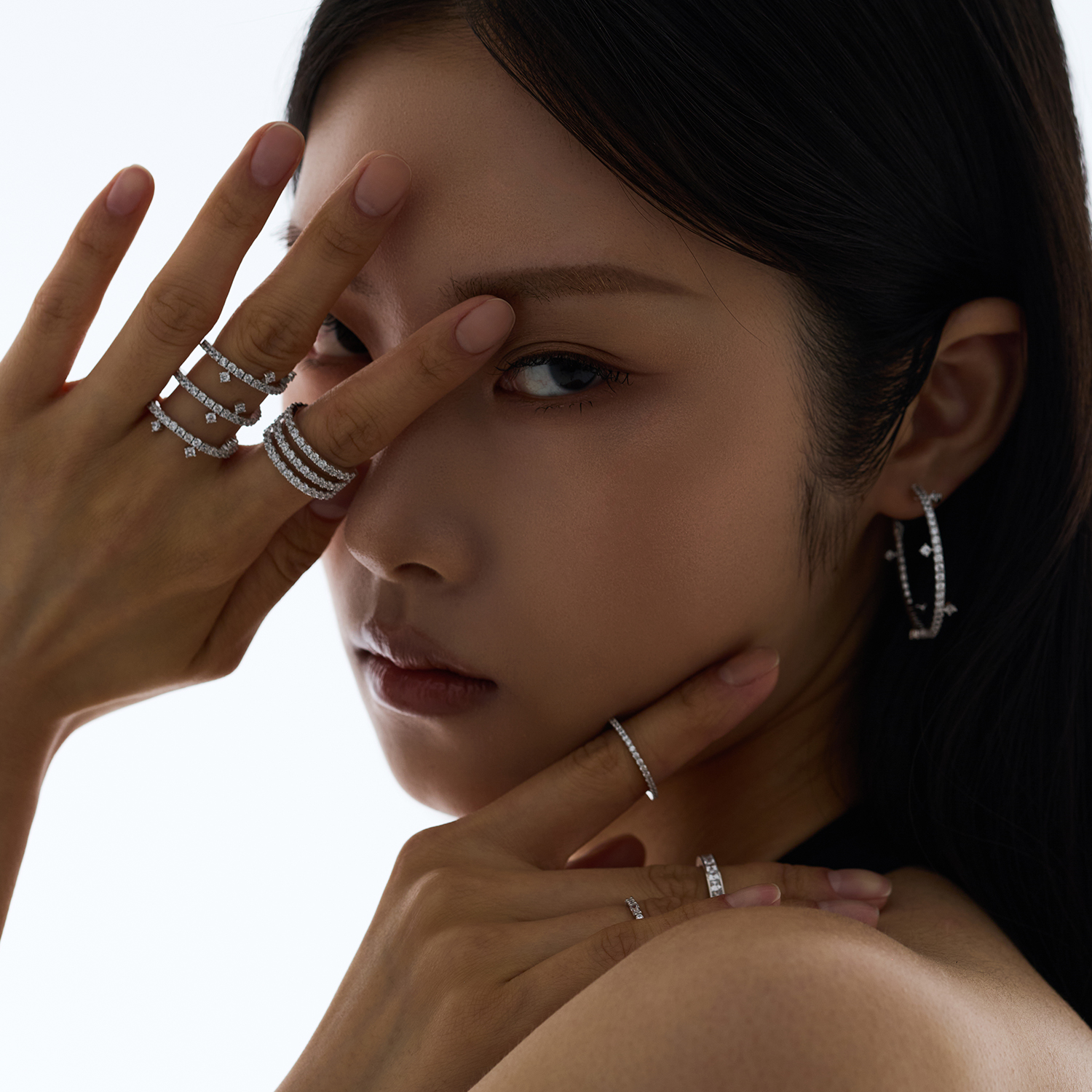Cross Hoop Earrings 크로스 훕 귀걸이