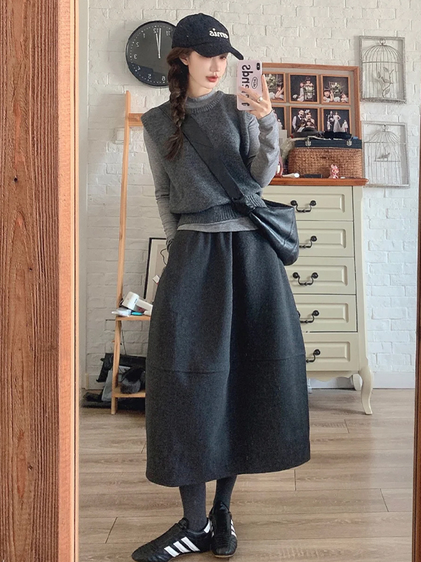 預售巨溫柔 灰色刺繡針織馬甲+純棉上衣+毛呢花苞半身裙｜氣質感十足