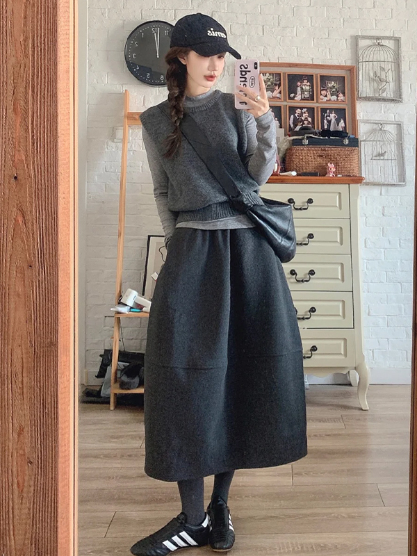 預售巨溫柔 灰色刺繡針織馬甲+純棉上衣+毛呢花苞半身裙｜氣質感十足