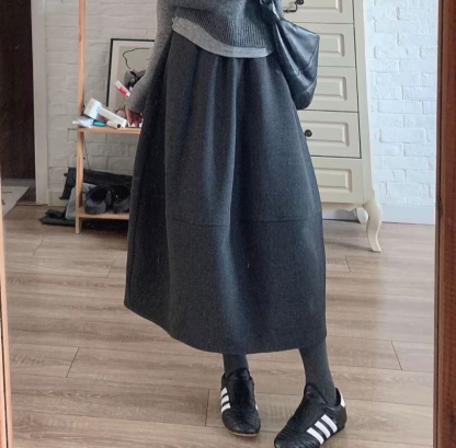 預售巨溫柔 灰色刺繡針織馬甲+純棉上衣+毛呢花苞半身裙｜氣質感十足