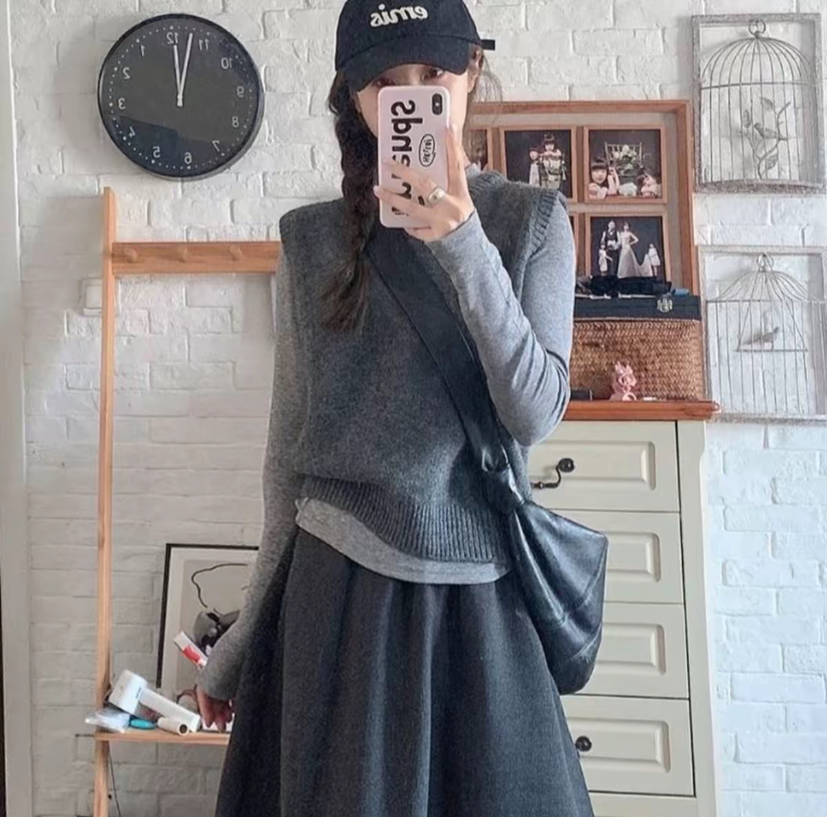 預售巨溫柔 灰色刺繡針織馬甲+純棉上衣+毛呢花苞半身裙｜氣質感十足