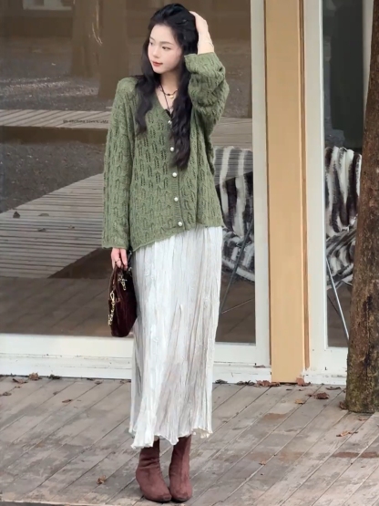 法式套裝 針織鏤空毛衣+百褶裙｜大方氣質顯高級