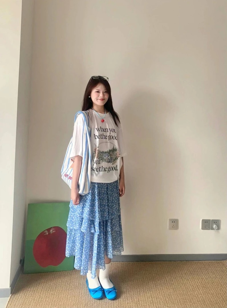 日系 初夏之夢 藍色碎花裙+印花上衣T 高級簡約｜活力青春