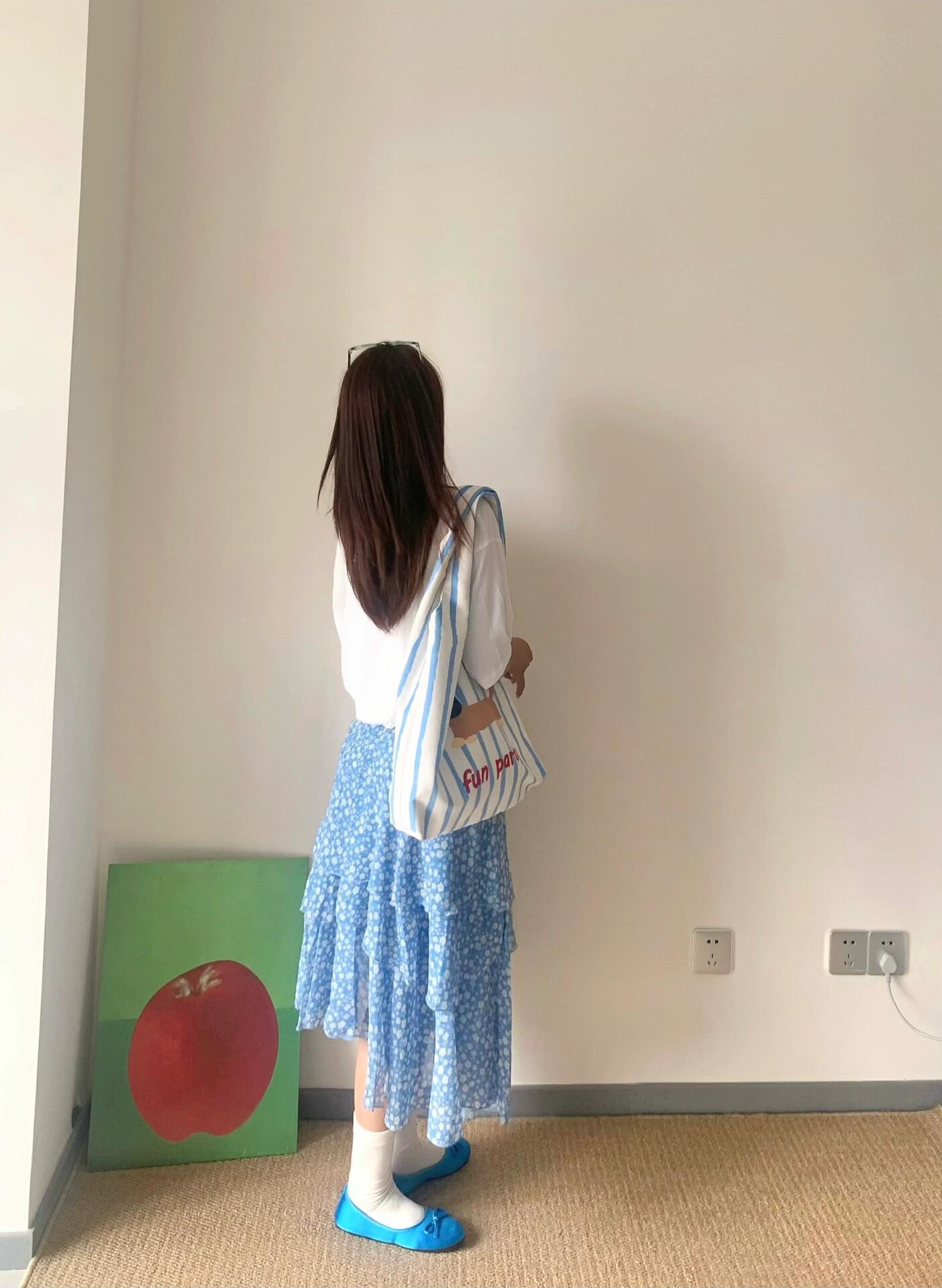 日系 初夏之夢 藍色碎花裙+印花上衣T 高級簡約｜活力青春