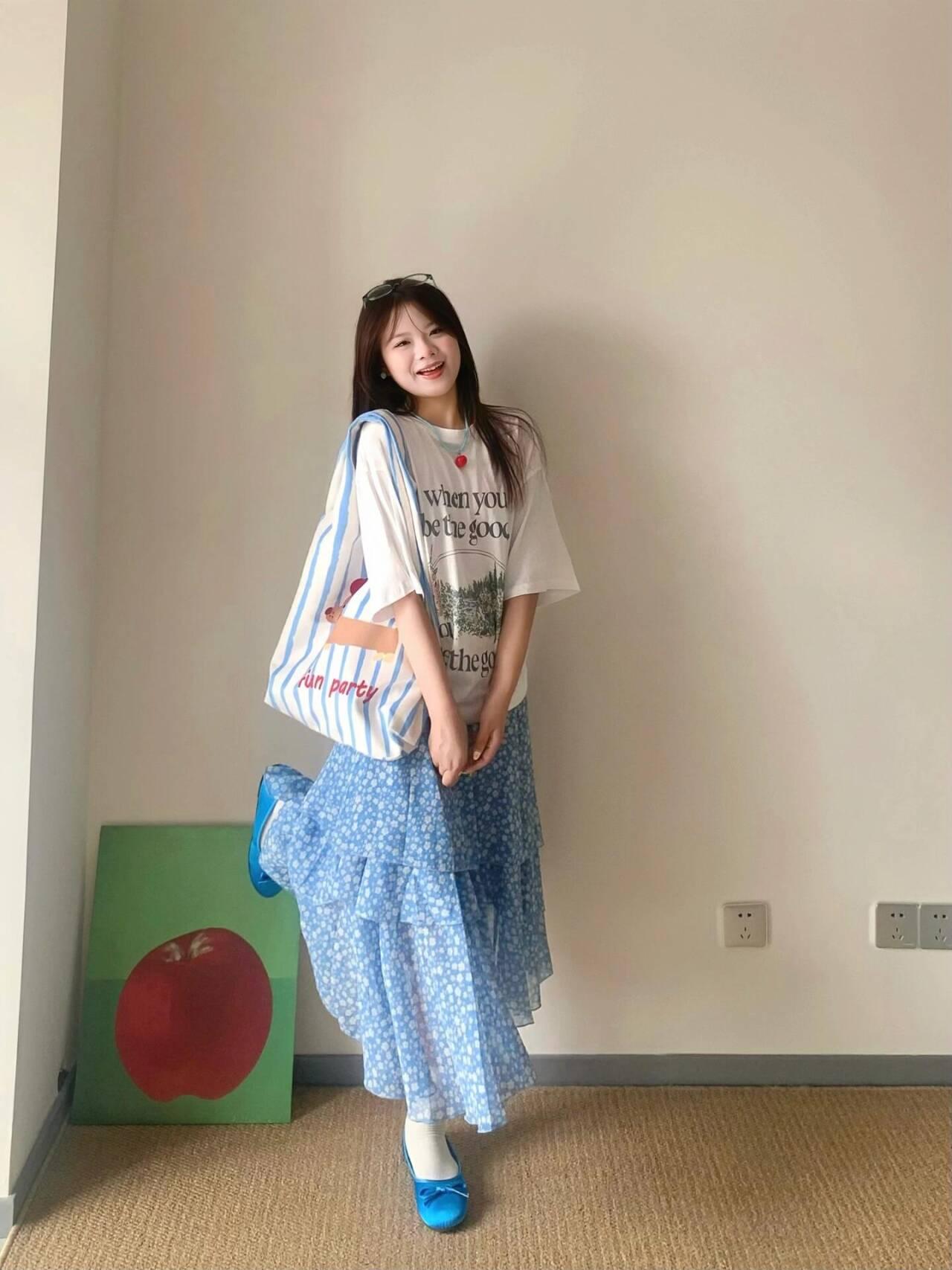 日系 初夏之夢 藍色碎花裙+印花上衣T 高級簡約｜活力青春