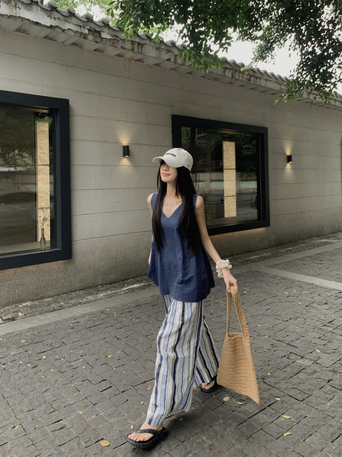 「全台僅售200組」棉麻V領套頭背心+高腰闊腿條紋長褲 慵懶風十足 度假首選