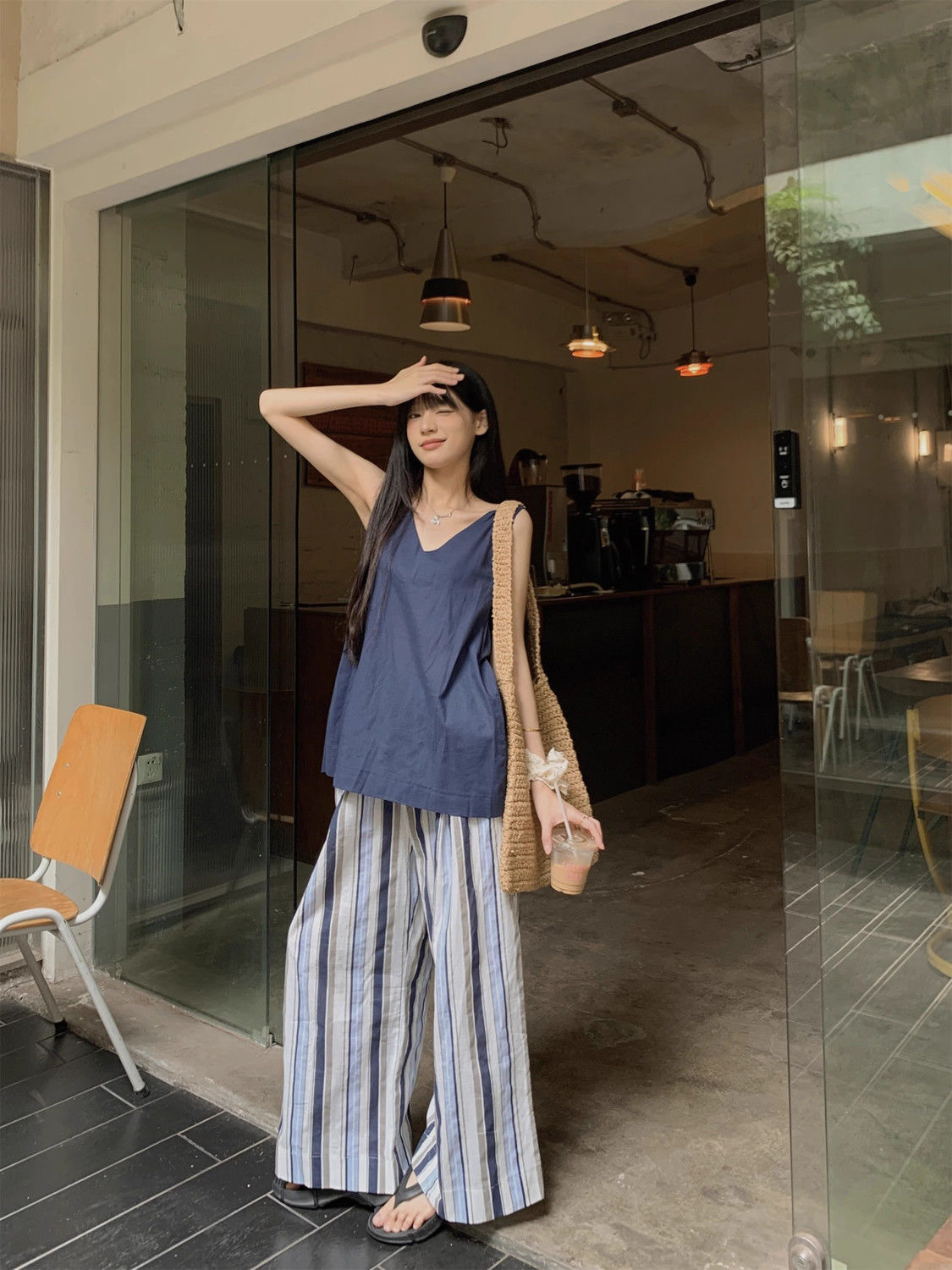 「全台僅售200組」棉麻V領套頭背心+高腰闊腿條紋長褲 慵懶風十足 度假首選