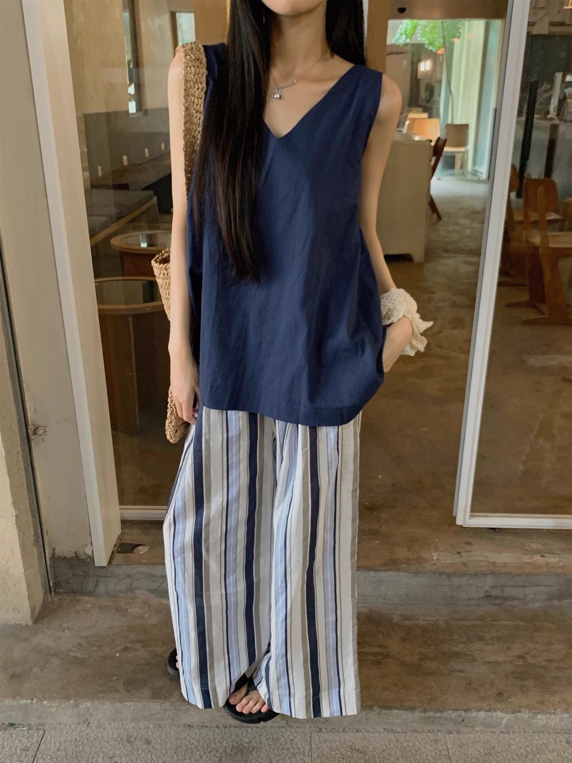 「全台僅售200組」棉麻V領套頭背心+高腰闊腿條紋長褲 慵懶風十足 度假首選