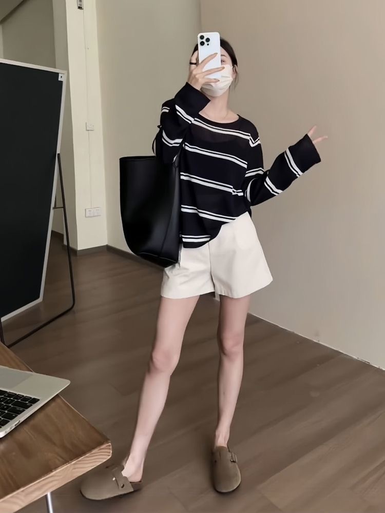 初秋款 條紋針織薄款長袖 後背鏤空鈕扣設計｜輕薄寬鬆 隨性百搭