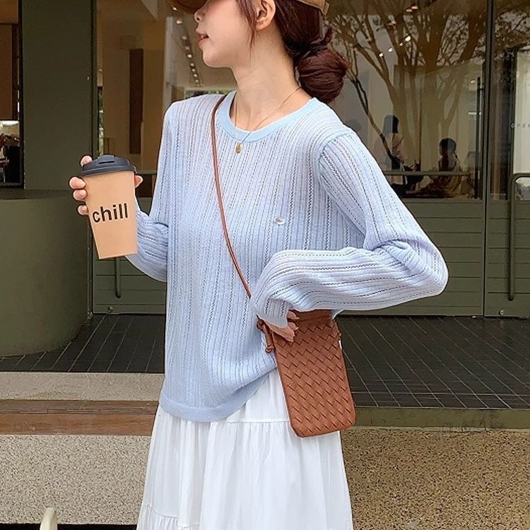 初秋款 針織薄款上衣 圓領套衫 後背鏤空鈕扣設計｜ 溫柔知性風