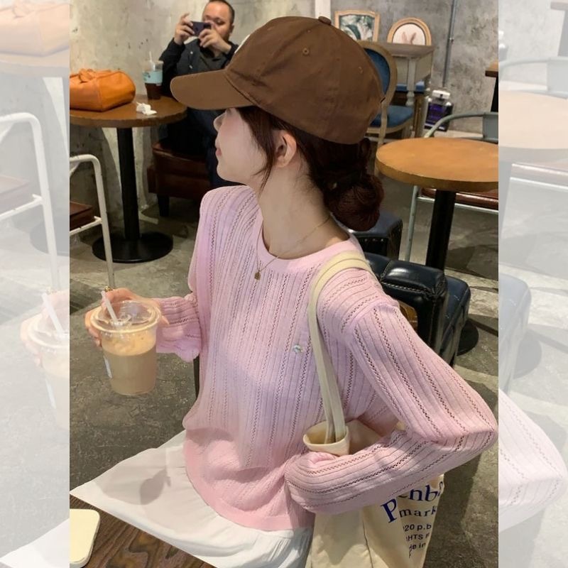 初秋款 針織薄款上衣 圓領套衫 後背鏤空鈕扣設計｜ 溫柔知性風