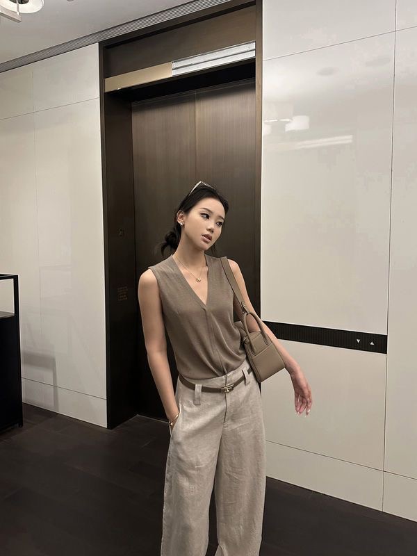 「限量」 老錢風 V領針織無袖上衣 輕薄設計感｜性感知性 通勤百搭