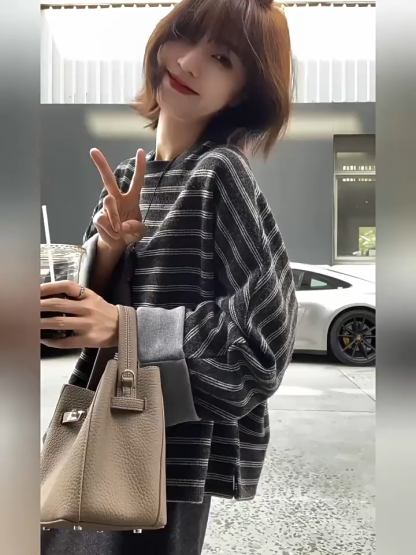 預售10天出貨｜僅售100套 秋冬慵懶風套頭衛衣條紋+休閒半身裙 顯瘦遮肉 溫柔風