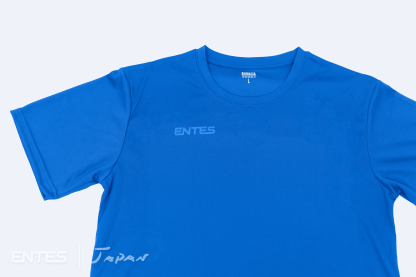 UネックTシャツ