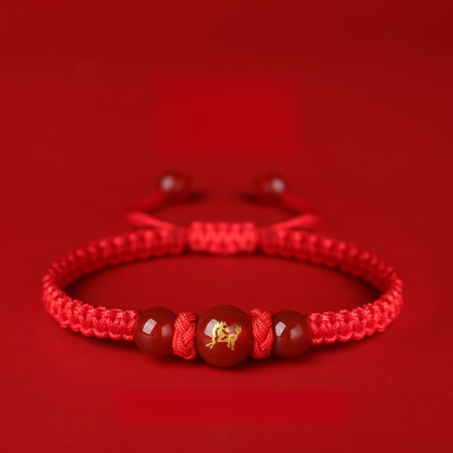 สร้อยข้อมือแดงมงคล ปีมะเส็ง 2026 จากวัดหว่องไท่ซิน - เสริมดวง 12 นักษัตร แก้ชง เรียกโชคลาภ