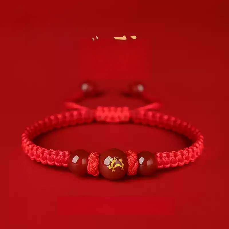 สร้อยข้อมือแดงมงคล ปีมะเส็ง 2026 จากวัดหว่องไท่ซิน - เสริมดวง 12 นักษัตร แก้ชง เรียกโชคลาภ