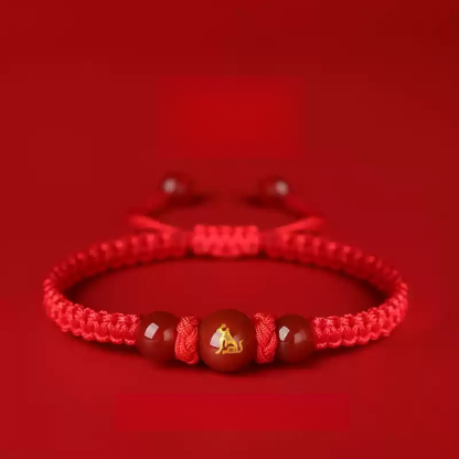 สร้อยข้อมือแดงมงคล ปีมะเส็ง 2026 จากวัดหว่องไท่ซิน - เสริมดวง 12 นักษัตร แก้ชง เรียกโชคลาภ